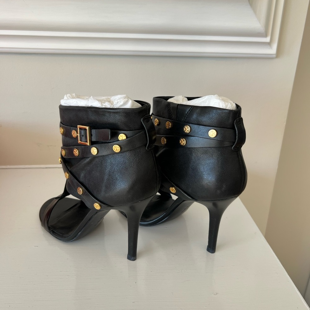 Tory Burch sandal/heels - Picture 4 of 5